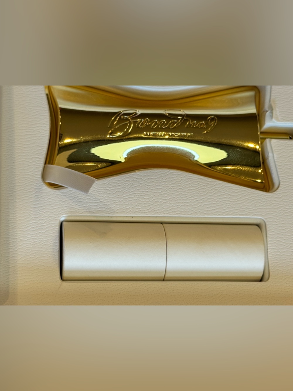 BOND NO. 9 Refillable Lipstick Set - SoHo - Picture 15 of 16